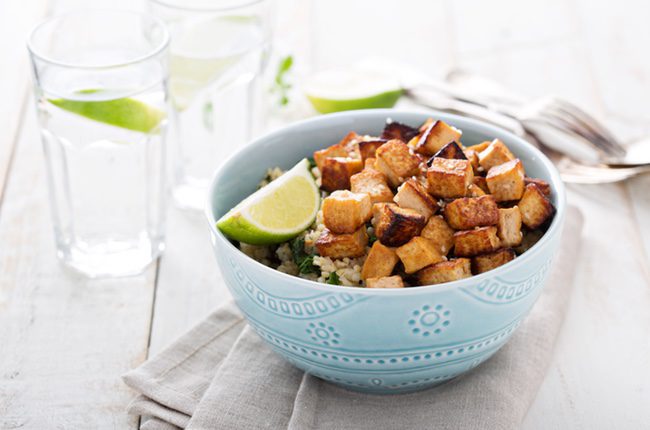 El tofu es un alimento muy saludable y popular en el zona oriental