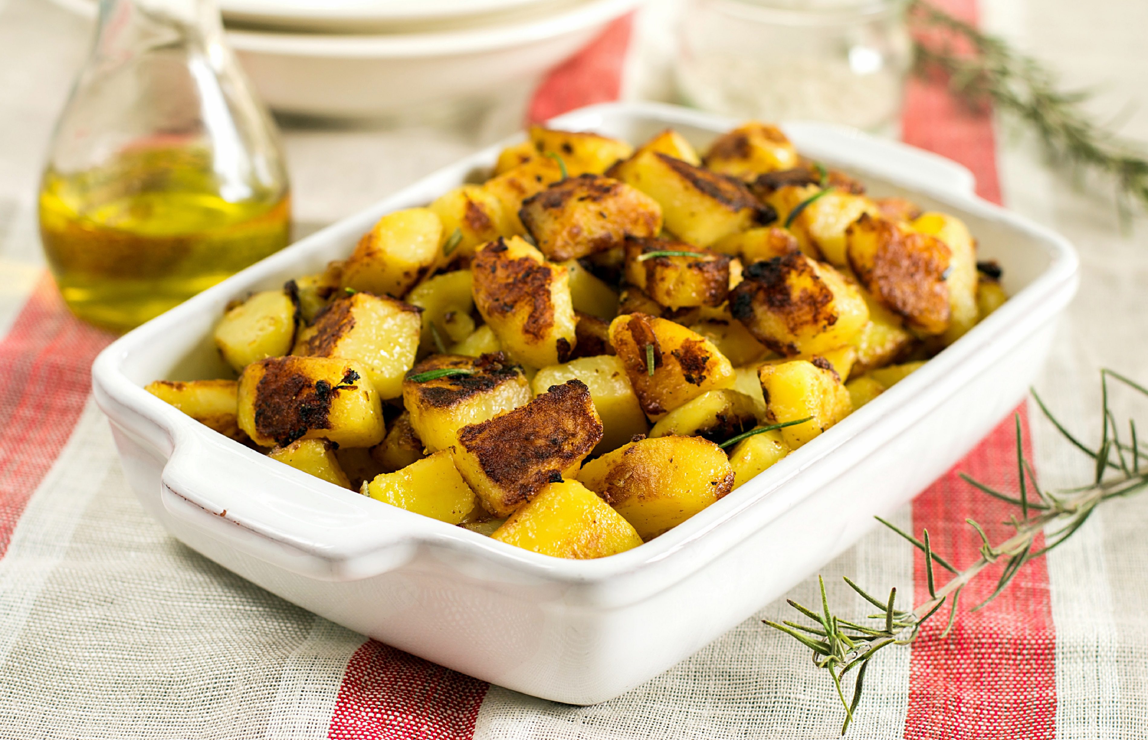 Patatas al microondas con textura al horno