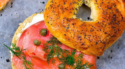 Bagel de salmón ahumado