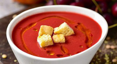 Gazpacho con aceite de cebollino