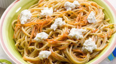 Spaghetti con zanahoria y ricotta