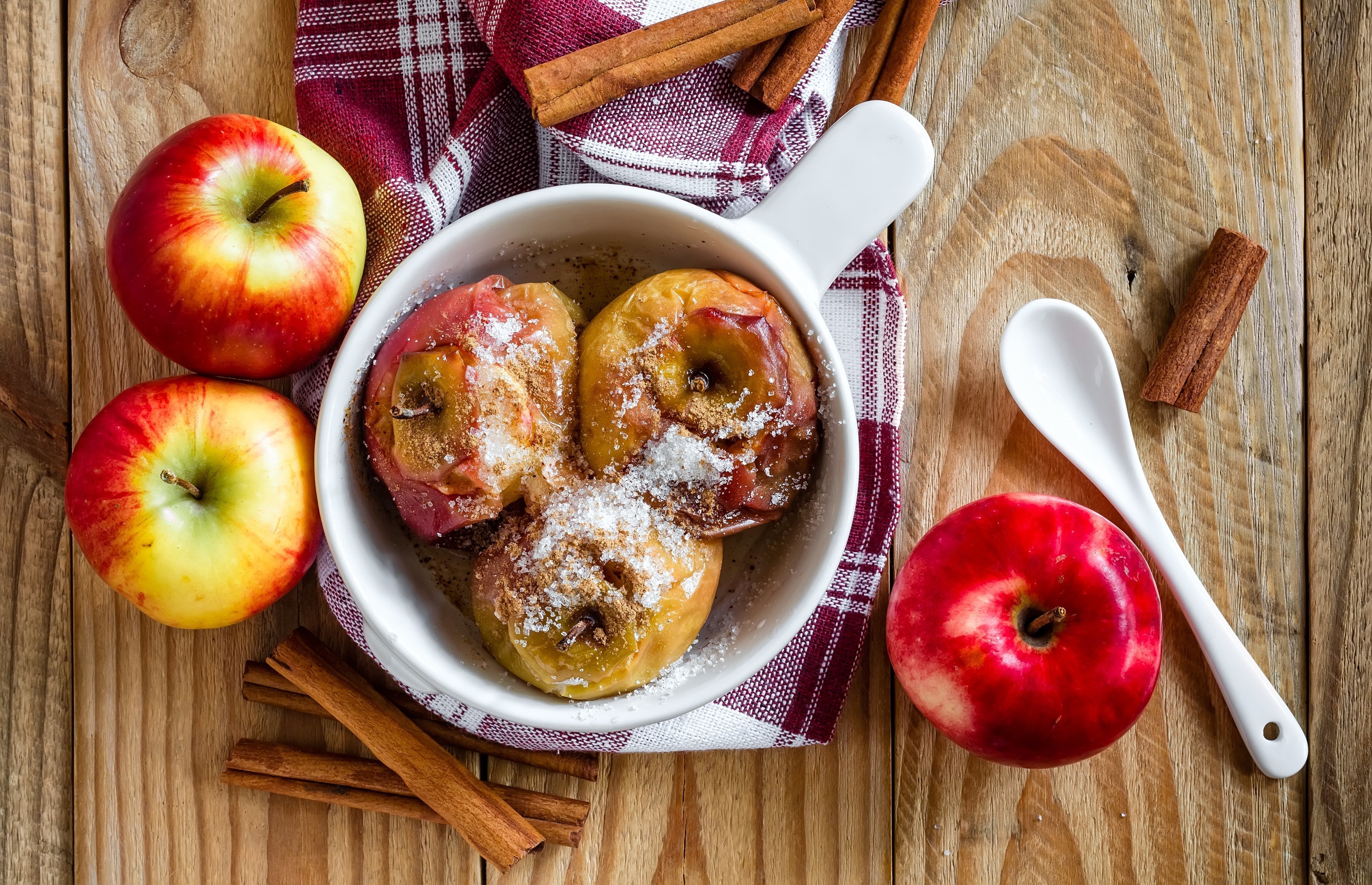 Manzanas asadas con crema mascarpone