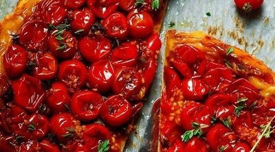 Tarta tatín de tomate y queso de cabra