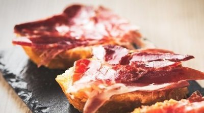 Tosta de jamón con salmorejo